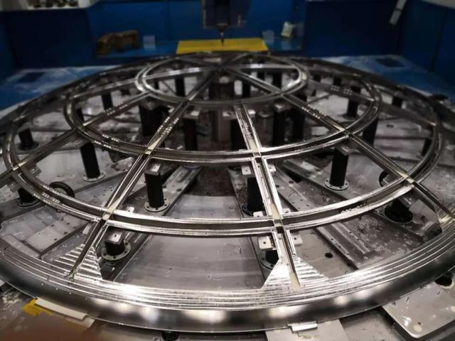 全金属3D打印制造 我国新一代载人飞船试验船返回舱大底框架结构的金属结构制造新篇章